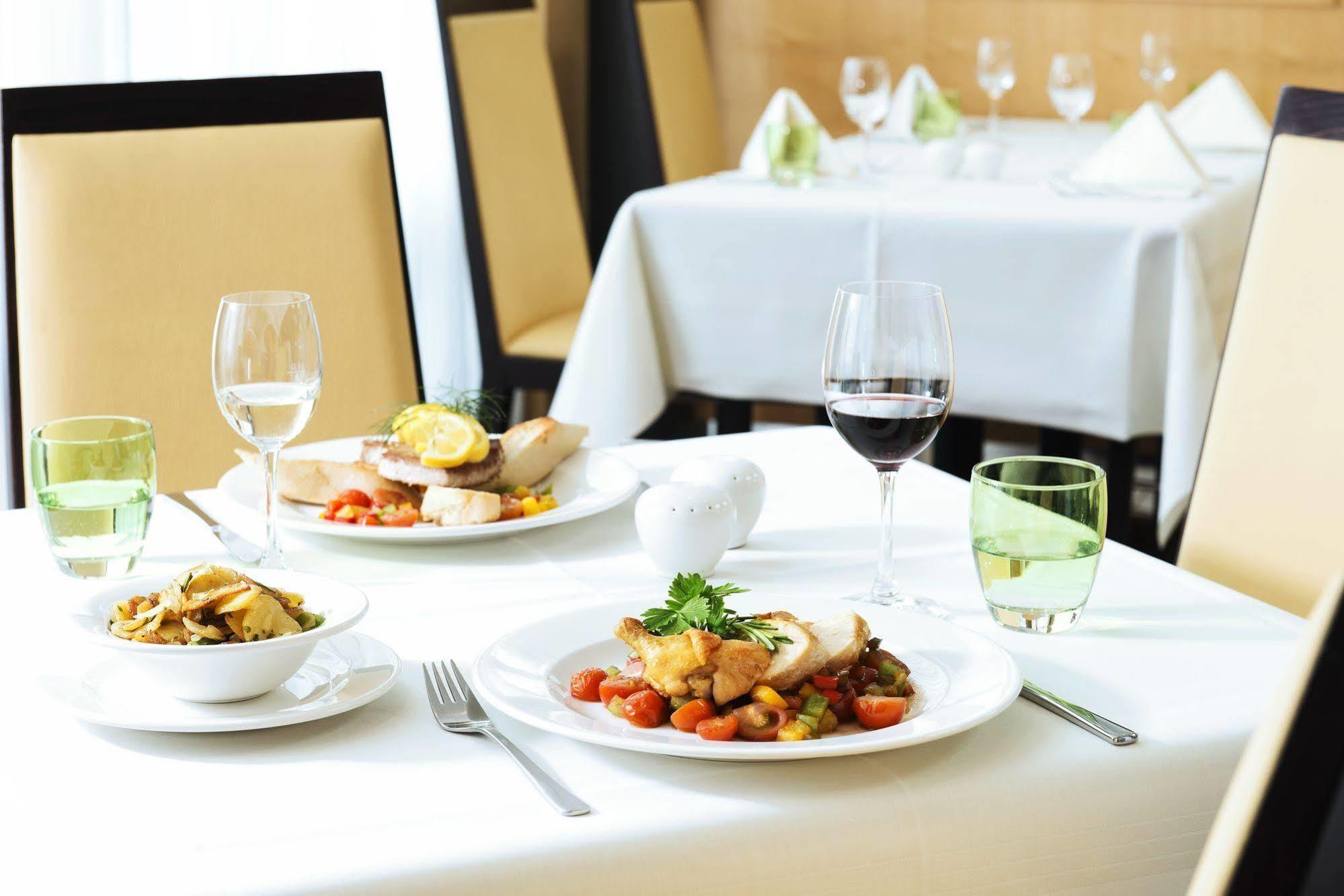 Nh Leipzig Messe Hotel Ngoại thất bức ảnh