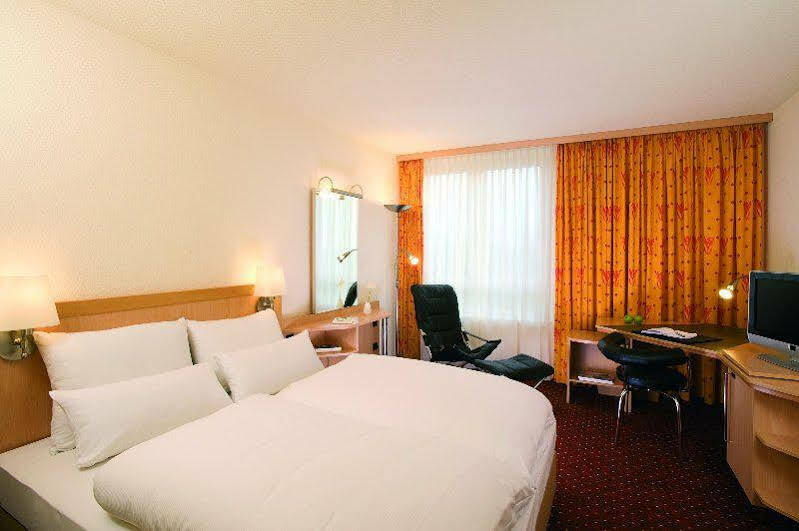 Nh Leipzig Messe Hotel Ngoại thất bức ảnh